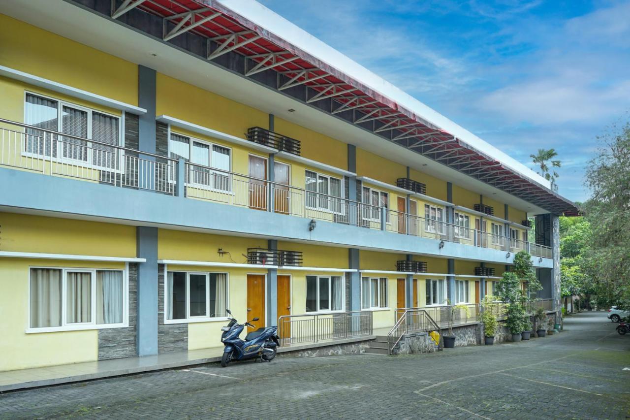 Front One Resort Indraloka Temanggung 外观 照片