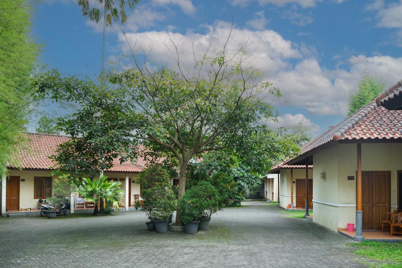 Front One Resort Indraloka Temanggung 外观 照片