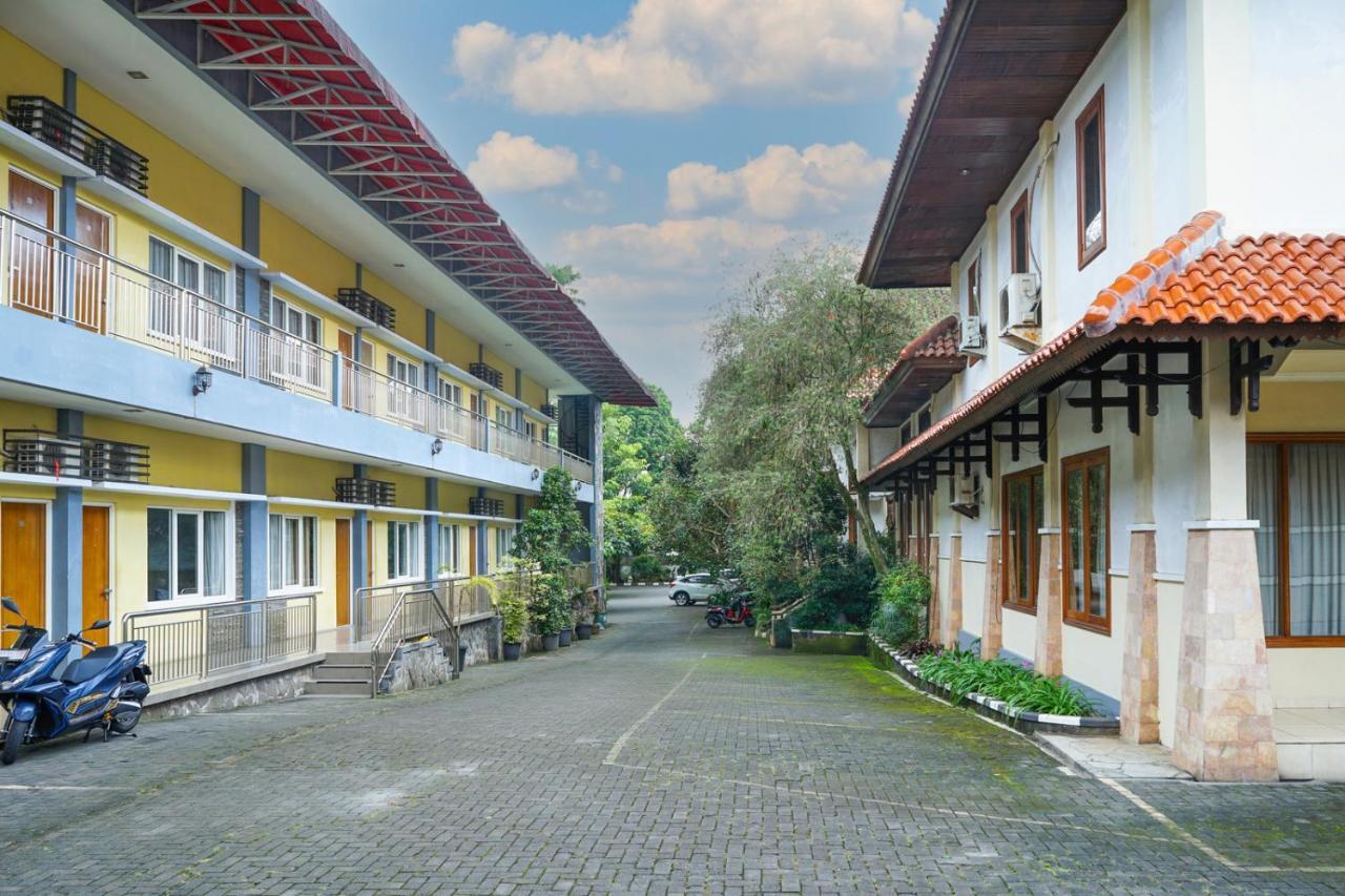 Front One Resort Indraloka Temanggung 外观 照片
